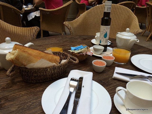 Having breakfast at the Hotel Palacio Carvajal Giron Plasencia