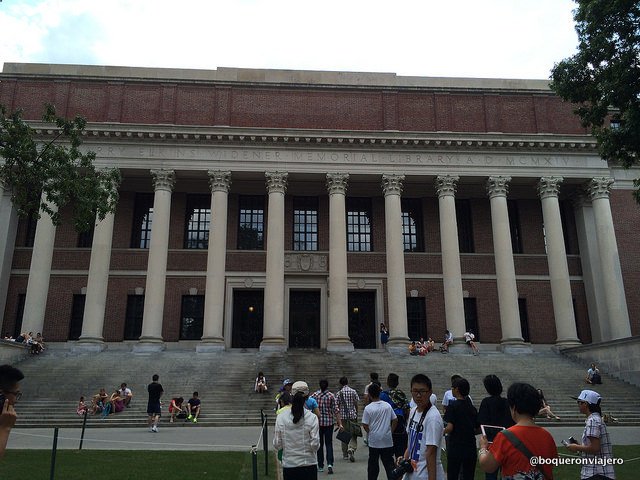 Biblioteca en el Campus de Harvard, Cambridge MA