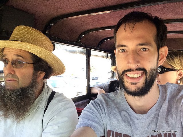 Pedro y un Amish en su carreta