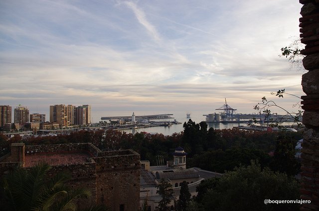 Vistas del puerto desde La Alcazaba de Málaga