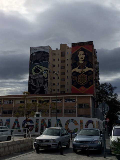 Arte callejero en Málaga por Obey and D'Face