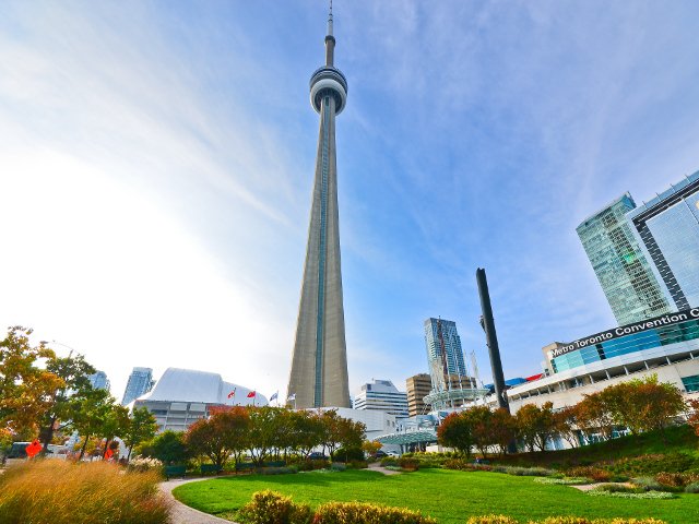 La visita a la CN Tower está incluida en la City Pass