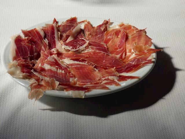 El jamón de Huelva es de las comidas de Andalucía más exquisitas